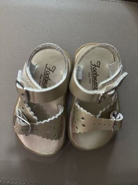 FootMates Metallic Cream Baby Sandals with Buckles
